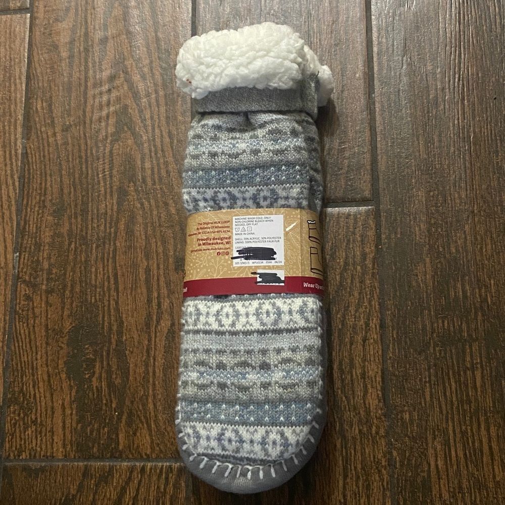 Muk Luks Gray and White Slipper Socks Size Small M 5-7